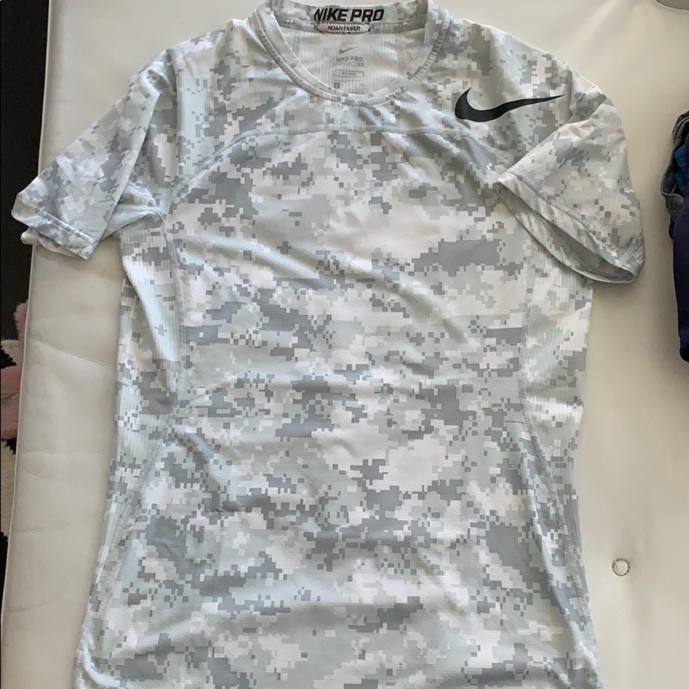 Nike Pro Hypercool Fitted T-Shirt